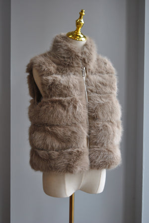 TAUPE FAUX FUR CROPPED VEST