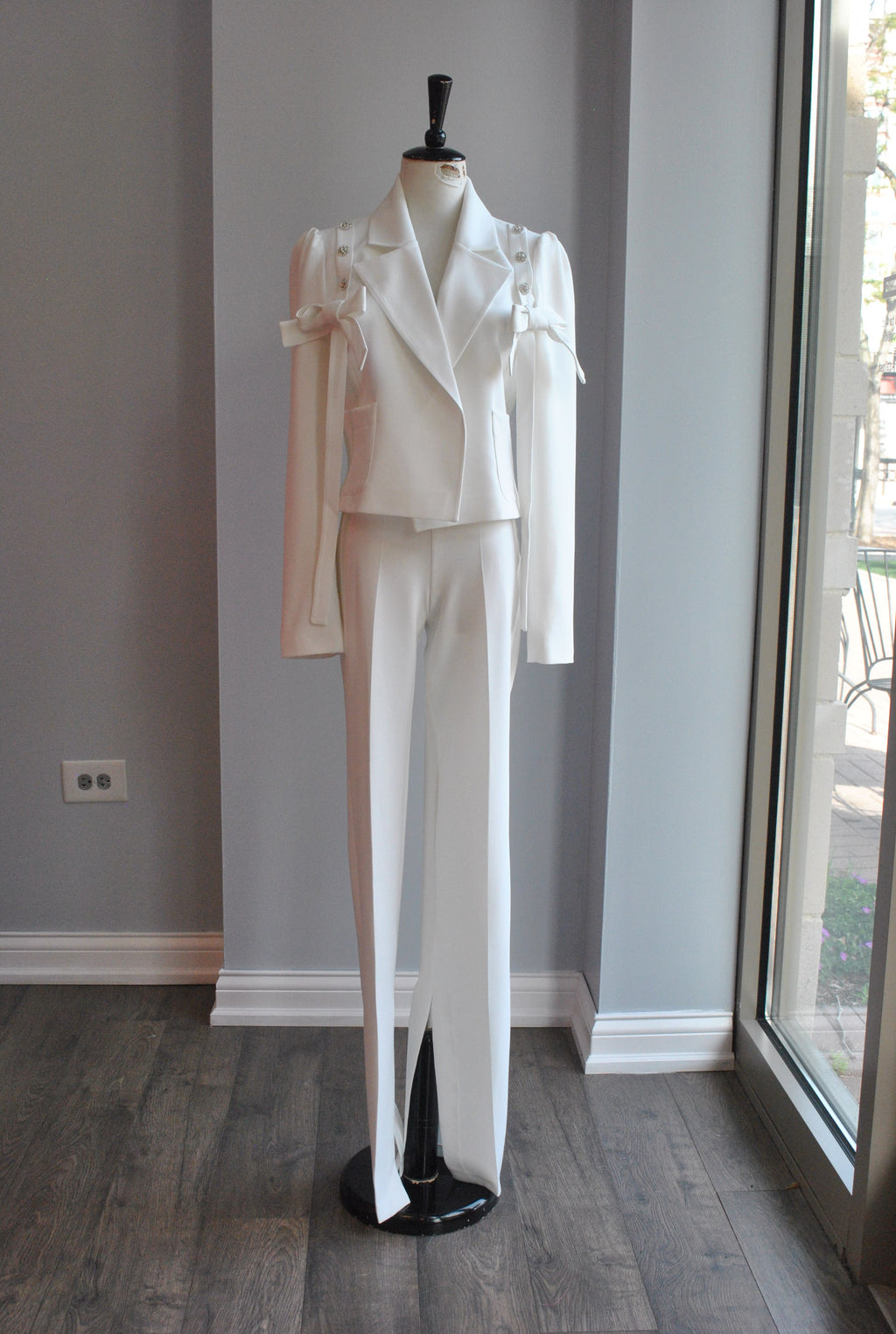 CLEARANCE - WHITE SUIT WITH BOWS AND CRYSTALS