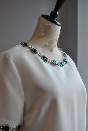 WHITE TUNIC WITH EMERALD GREEN CRYSTALS