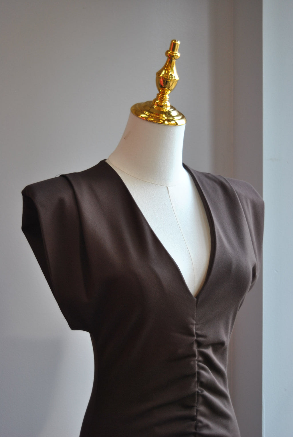 CHOCOLATE BROWN MIDI FIT DRESS