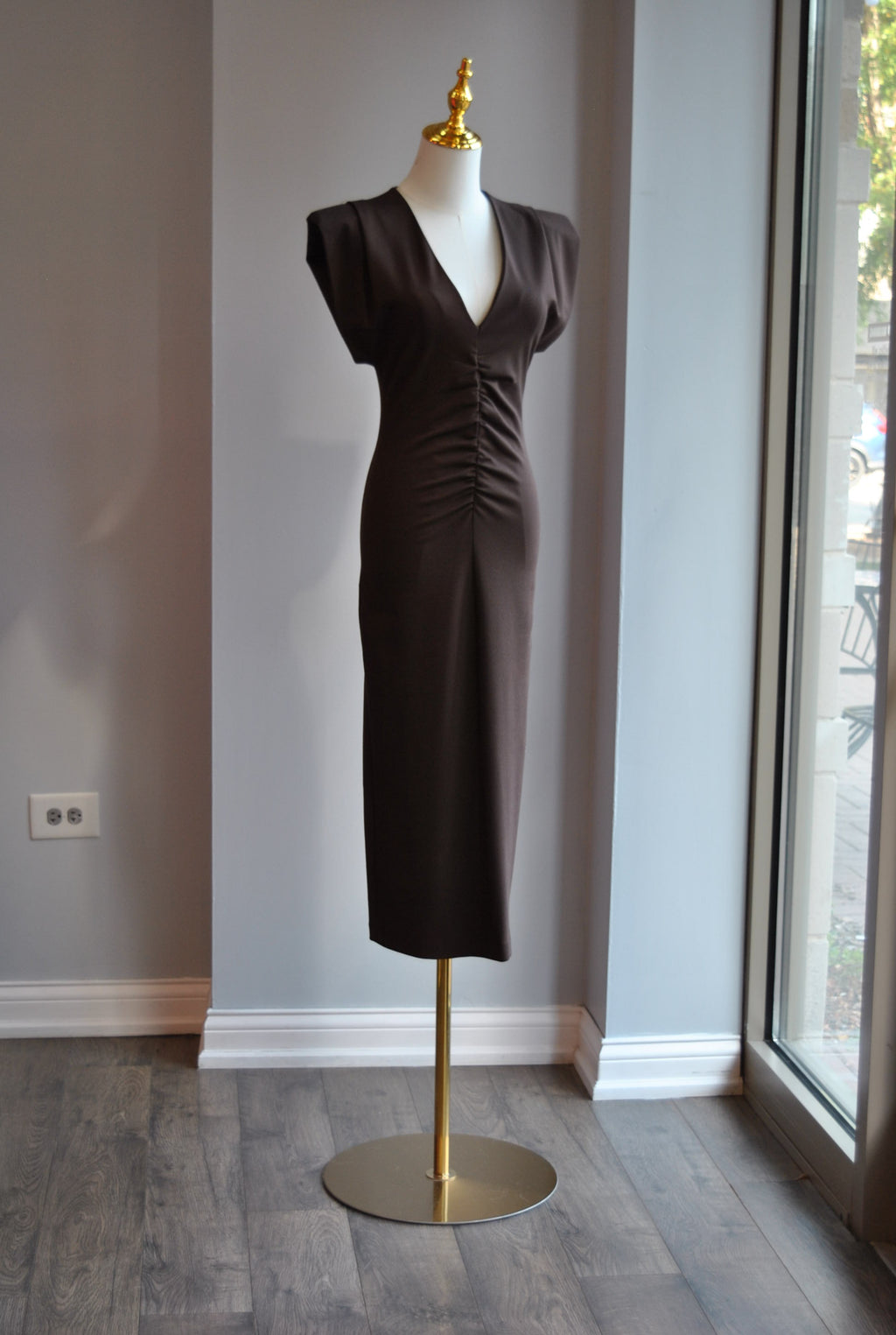CHOCOLATE BROWN MIDI FIT DRESS