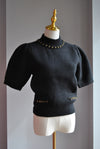 BLCK SIMPLE SWEATER TOP WITH GOLD CHAIN