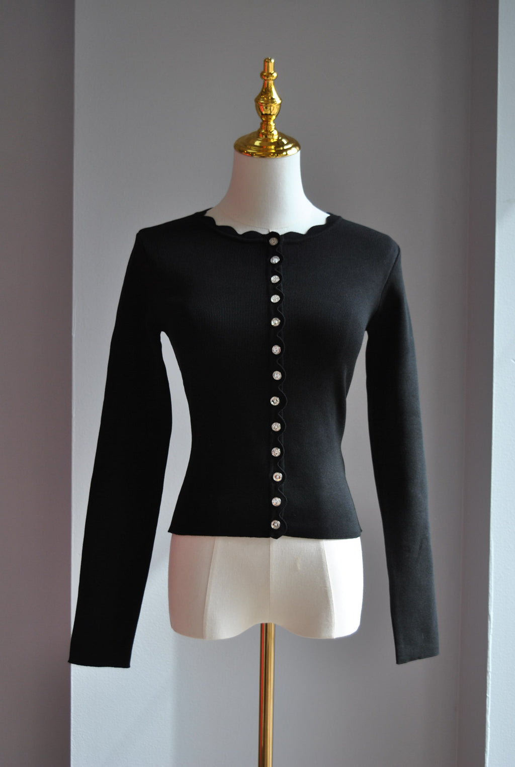 SIMPLE BLACK SWEATER TOP WITH CRYSTAL BUTTONS