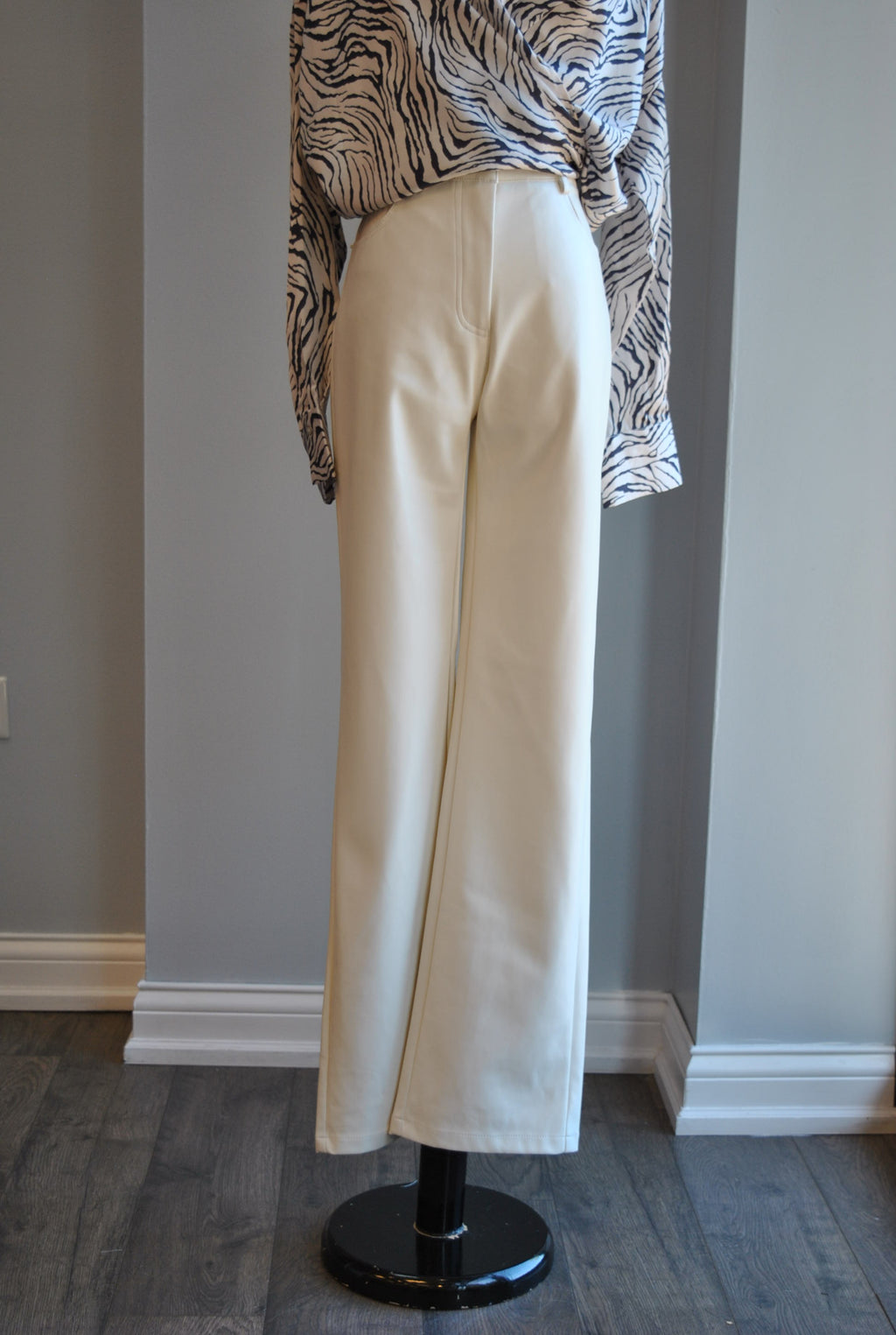OFF WHITE FAUX LEATHER PANTS