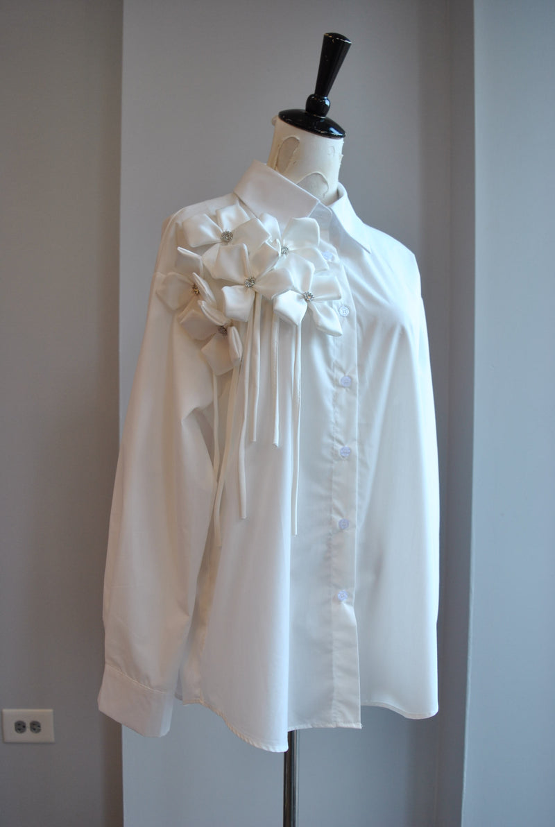 WHITE OVERSIZED SHIRT WITH FLOWERS