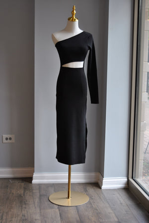 BLACK MIDI SIMPLE ASYMMETRIC DRESS