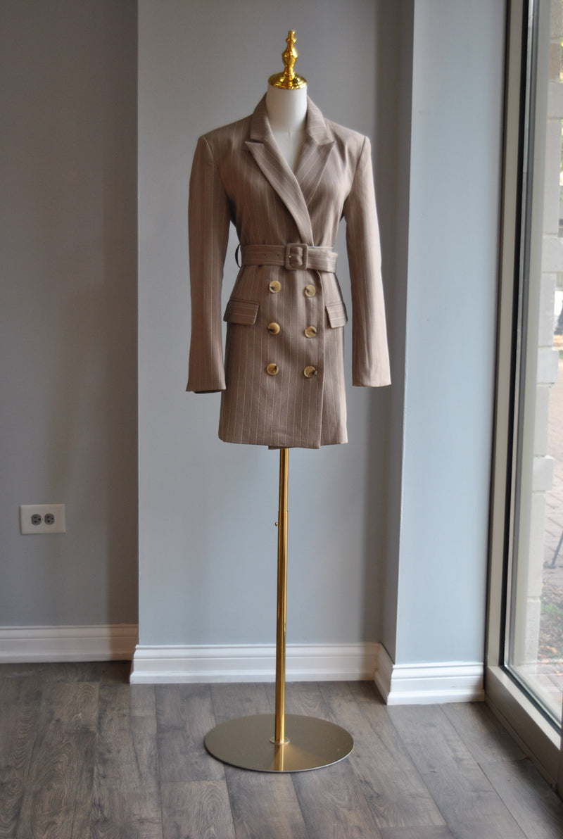 BEIGE JACKET DRESS WITH A BELT