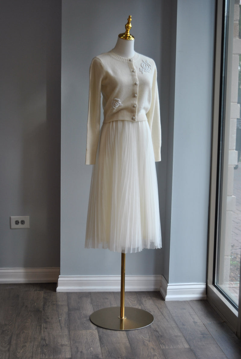 VANILLA SWEATER WITH BEADS