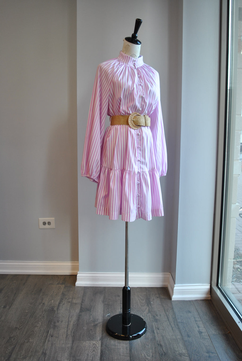 WHITE AND PINK SUMMER DRESS WITH A BELT