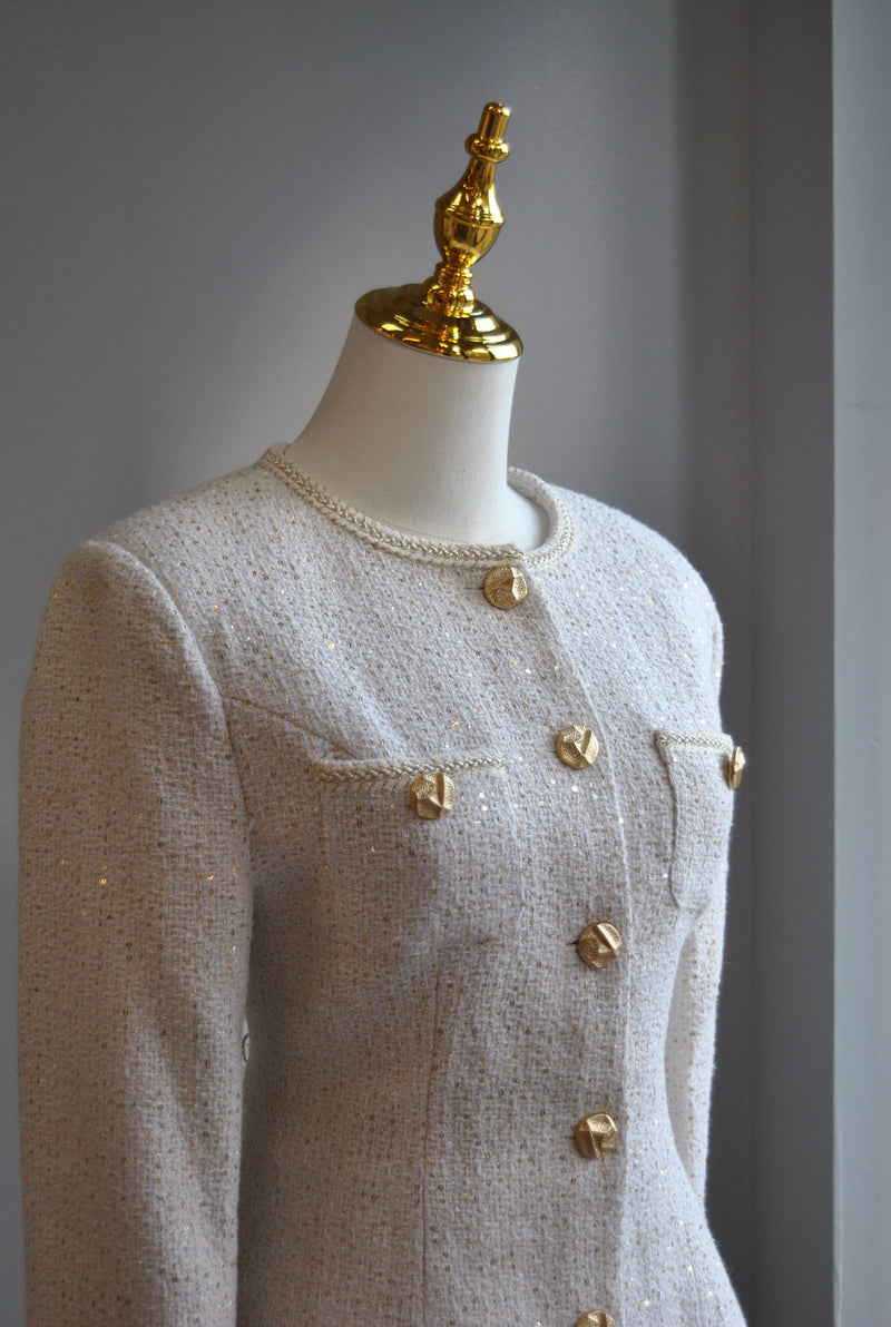 VANILLA TWEED SET OF A BLAZER AND SHORTS