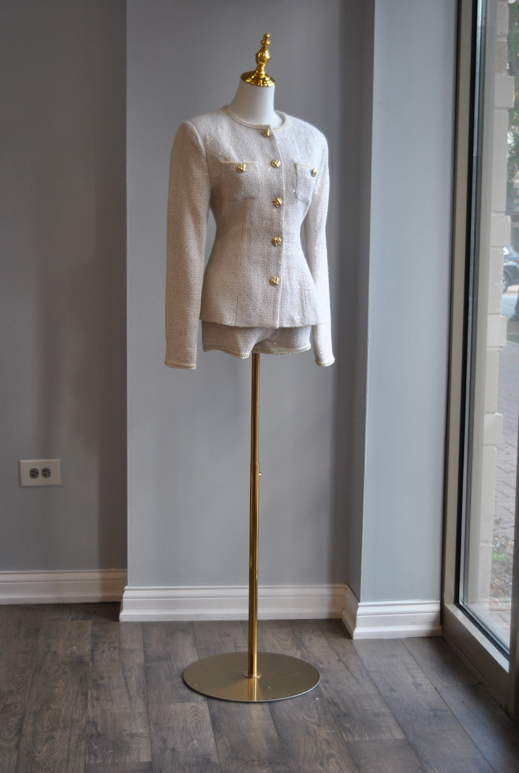 VANILLA TWEED SET OF A BLAZER AND SHORTS