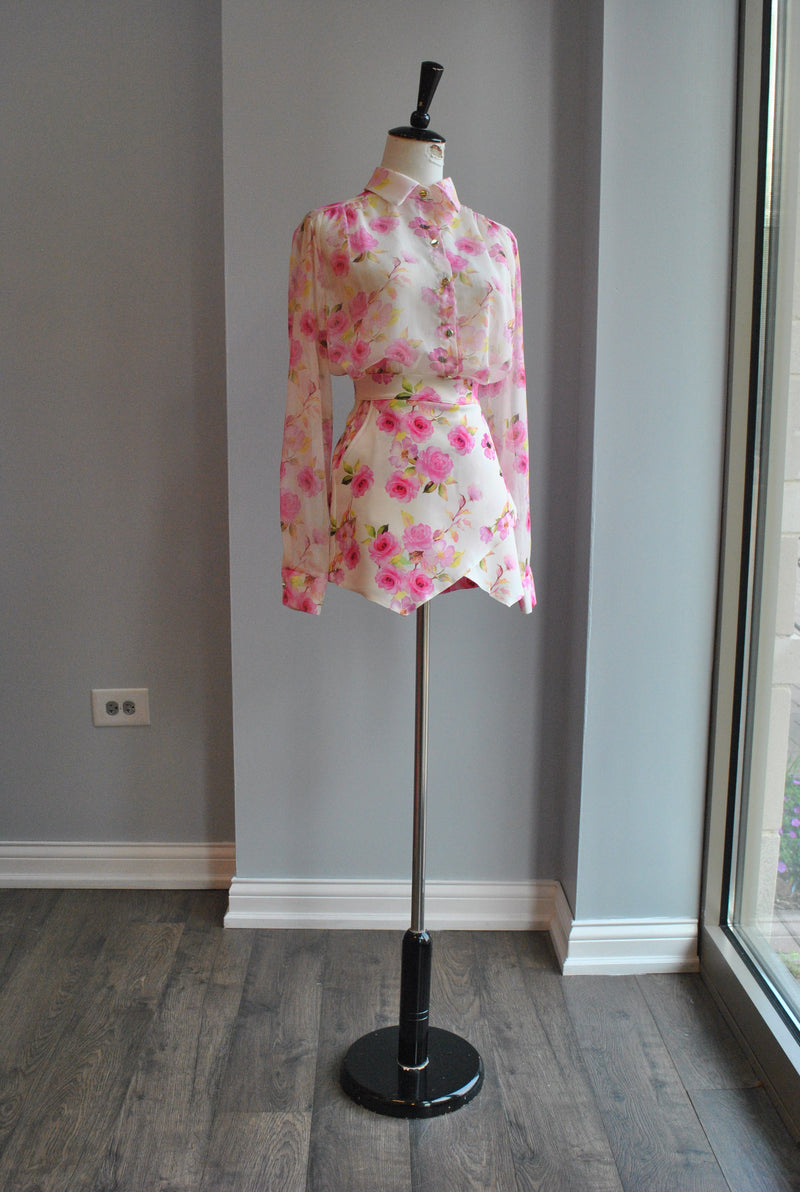 VANILLA AND FUCHSIA FLOWERS SUMMER SET OF A SKORT AND A BLOUSE