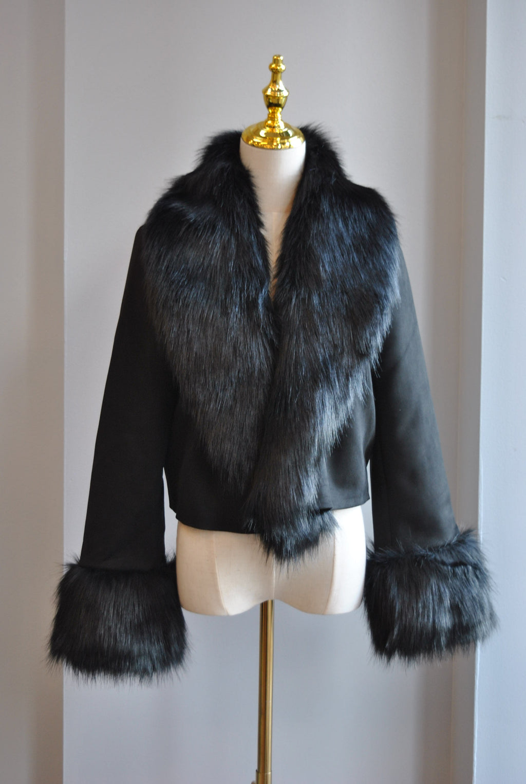 BLACK SUEDE AND FAUX FUR CROPPED JACKET