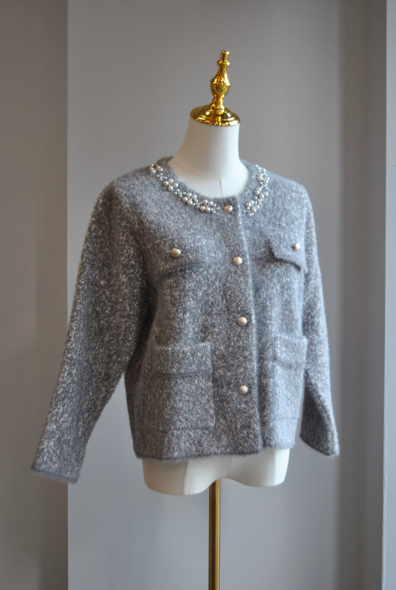 GREY SWEATER WITH PEARLS