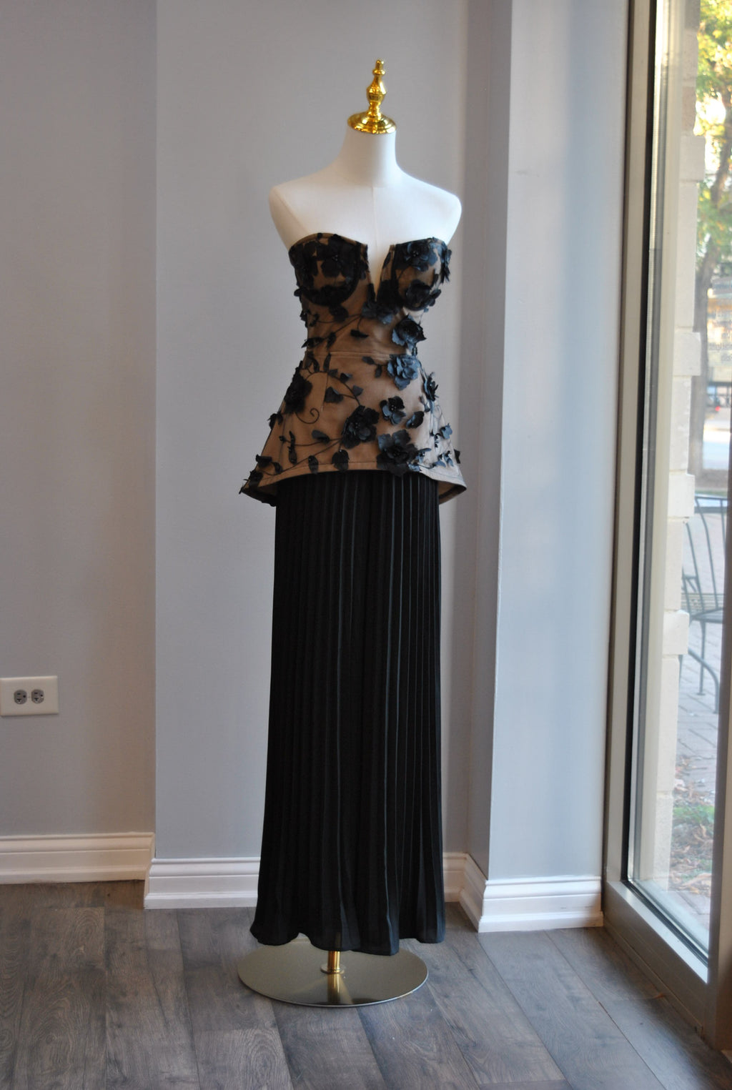 BLACK AND BEIGE SET WITH PALAZZO PLEATED