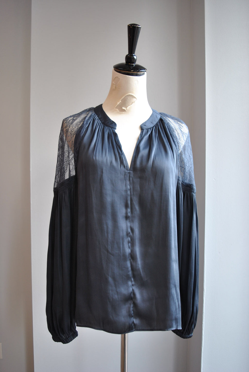 NAVY BLUE SILKY BLOUSE WITH LACE