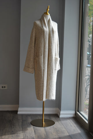 OFF WHITE TURTLENECK STYLE SWEATER