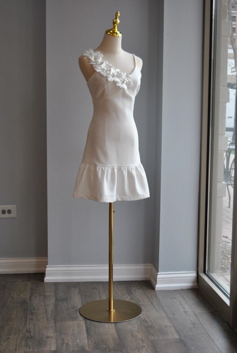 WHITE SUMMER DRESS WITH FLOWERS