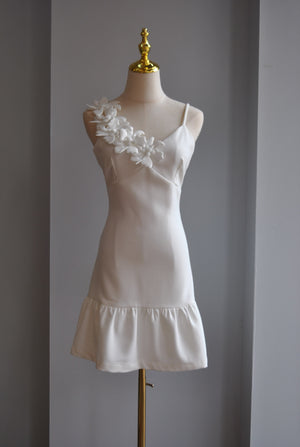 WHITE SUMMER DRESS WITH FLOWERS
