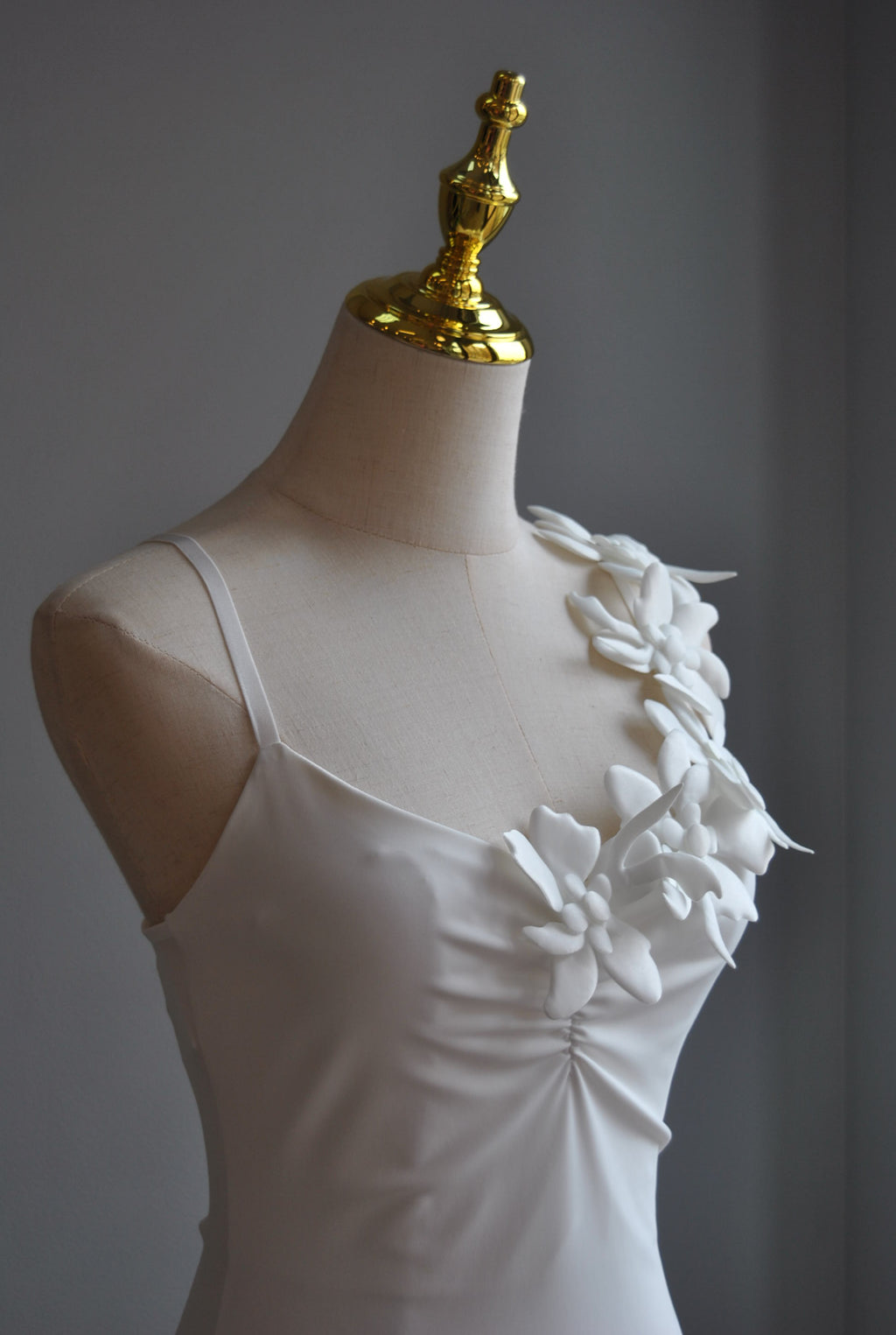 WHITE BODYSUIT WITH FLOWERS