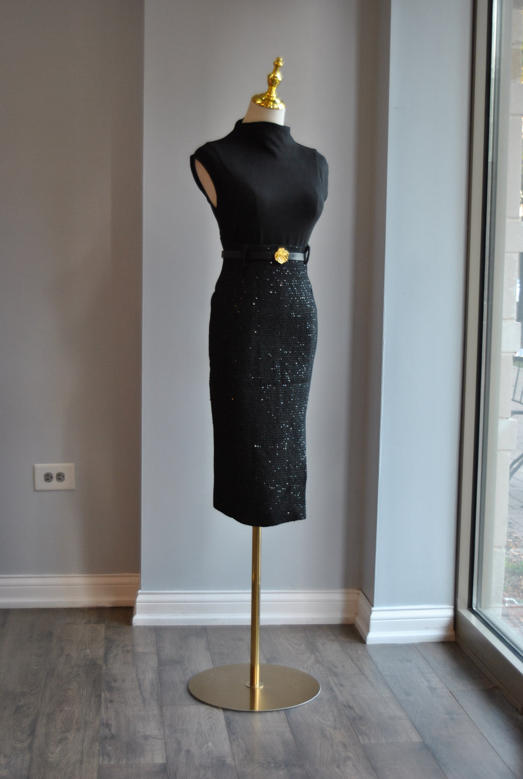BLACK TWEED PENCIL SKIRT WITH A BELT