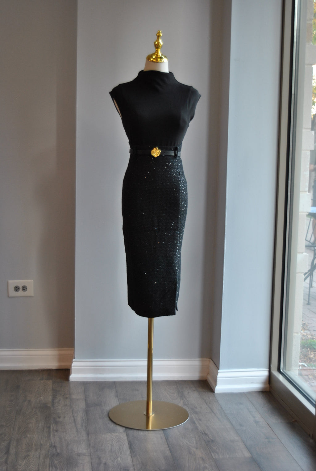 BLACK TWEED PENCIL SKIRT WITH A BELT