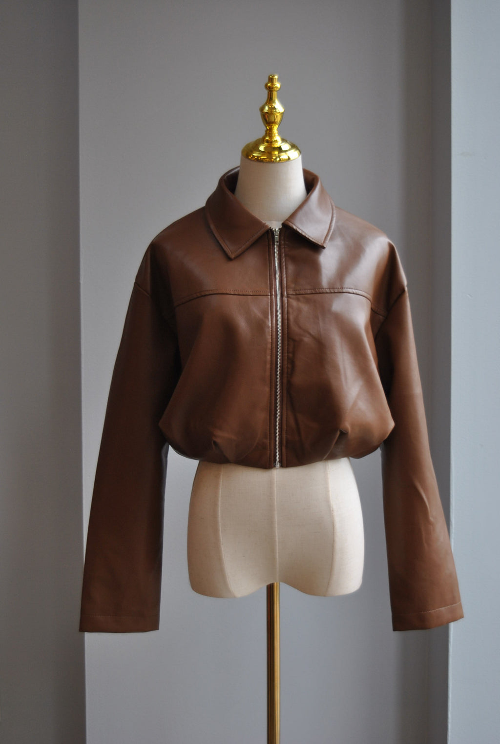 BROWN FAUX LEATHER CROPPED JACKET