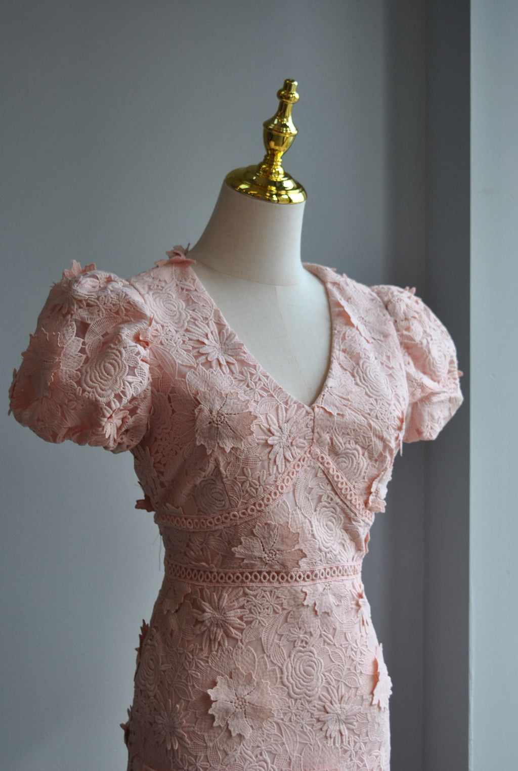 PEACH LACE SUMMER COCKTAIL MIDI DRESS