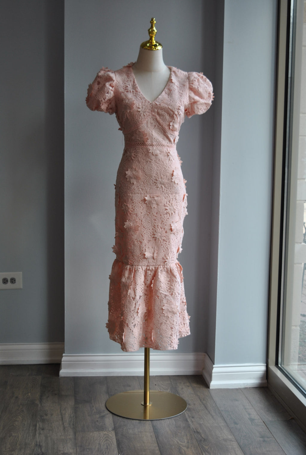PEACH LACE SUMMER COCKTAIL MIDI DRESS