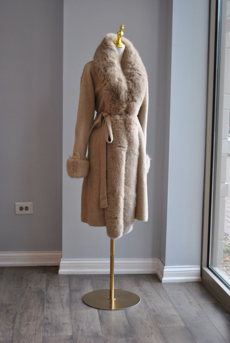 BEIGE ALPAKA COAT WITH FAUX FUR