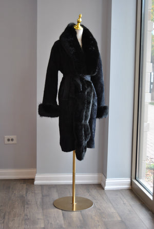 BLACK SWEATER ALPAKA COAT WITH FAUX FUR