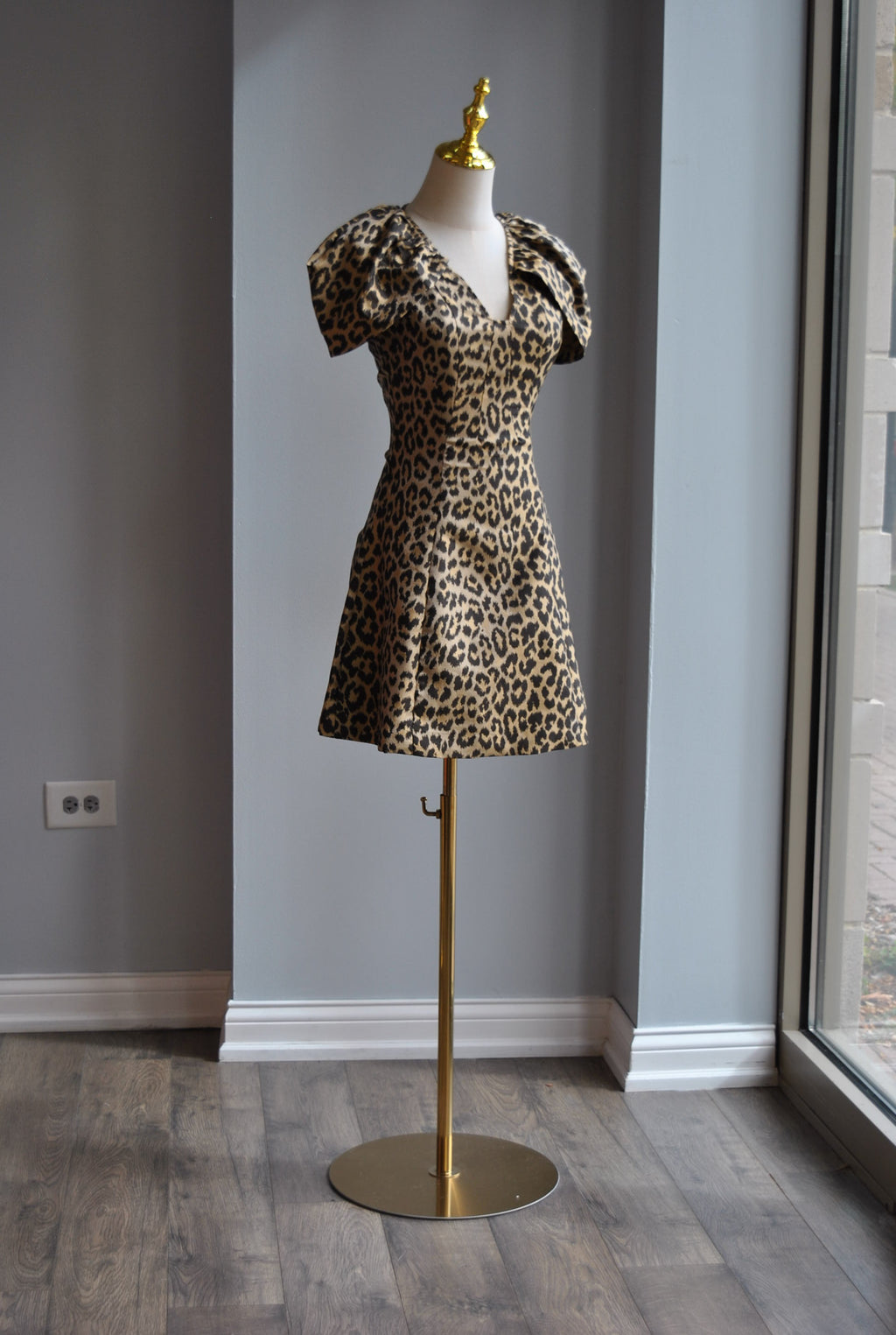 CHEETAH PRINT MINI DRESS WITH CUP SLEEVES