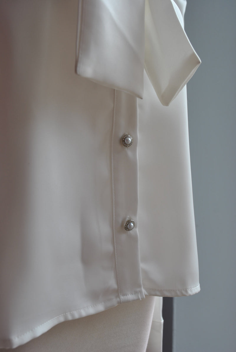 WHITE SILKY BLOUSE WITH TIE FRONT