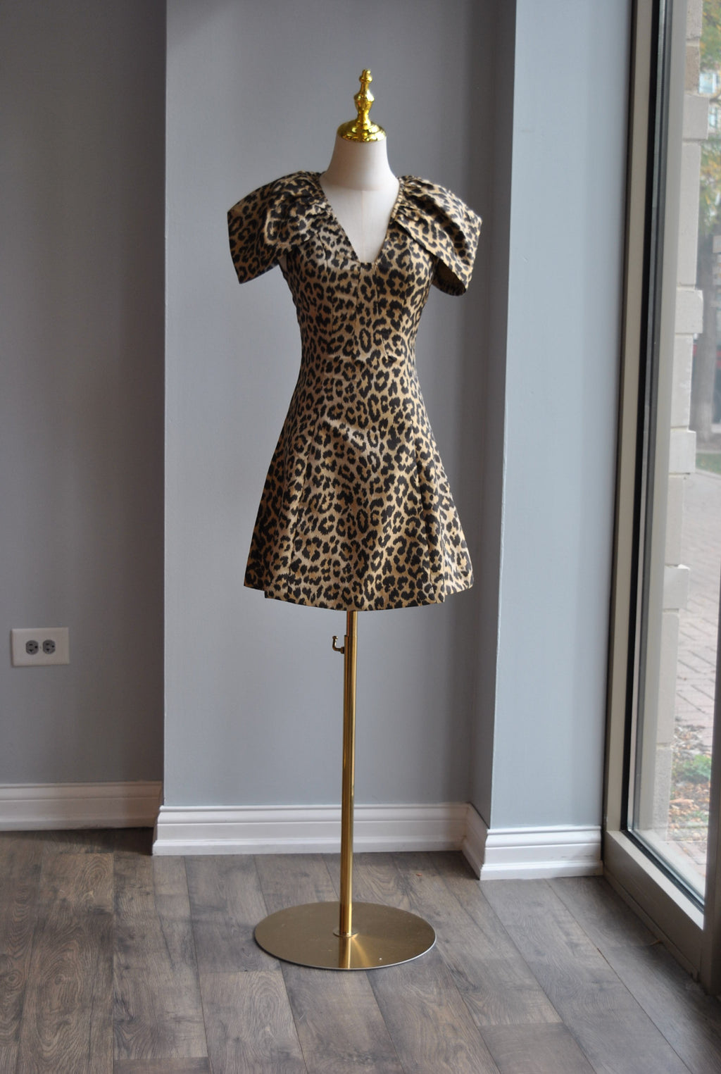 CHEETAH PRINT MINI DRESS WITH CUP SLEEVES