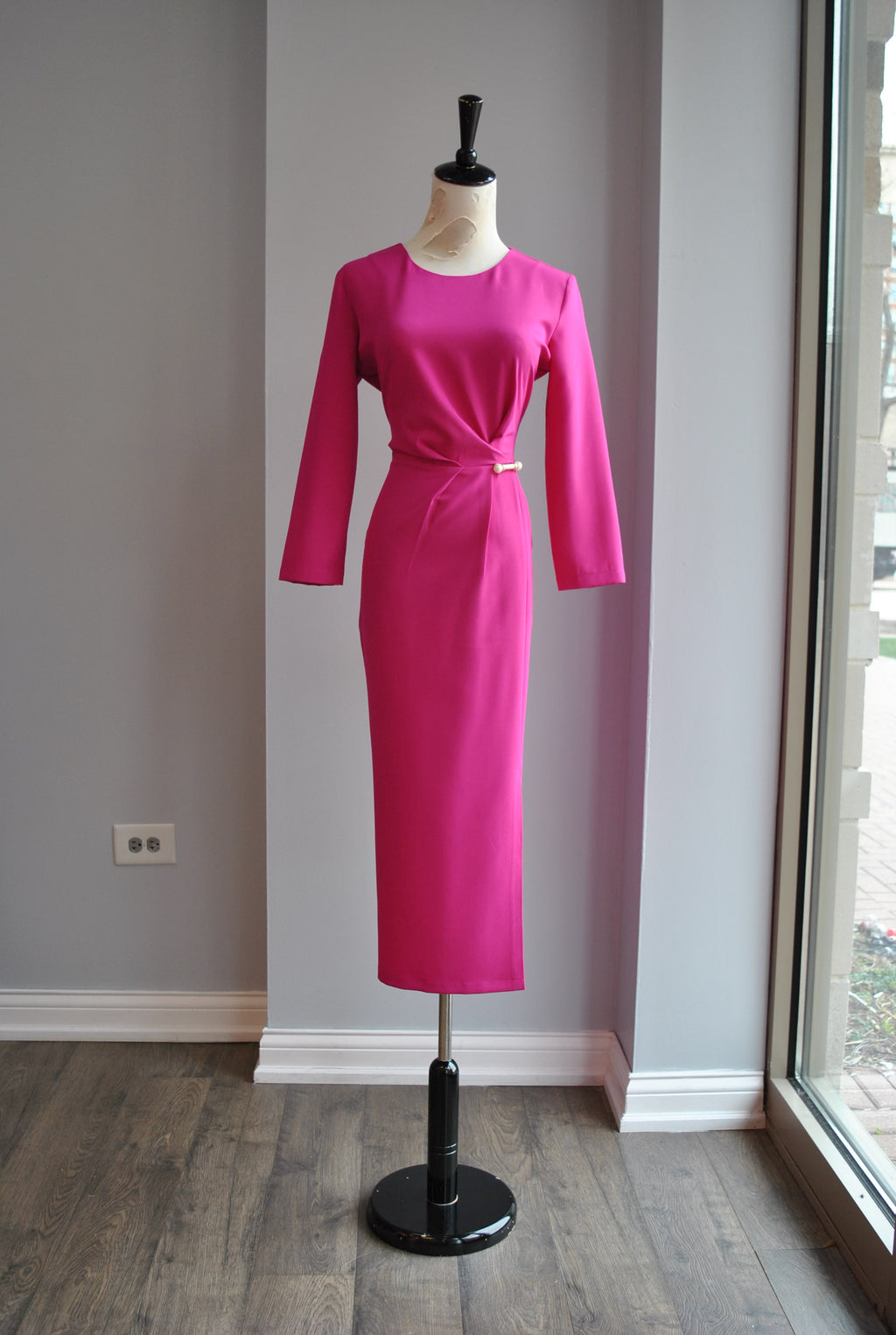 ORCHID MIDI DRESS WITH SIDE PIN AND RUSHING