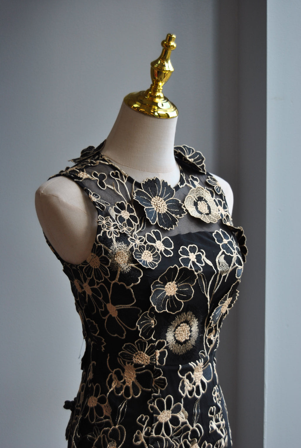 BLACK AND GOLD LACE COCKTAIL DRESS