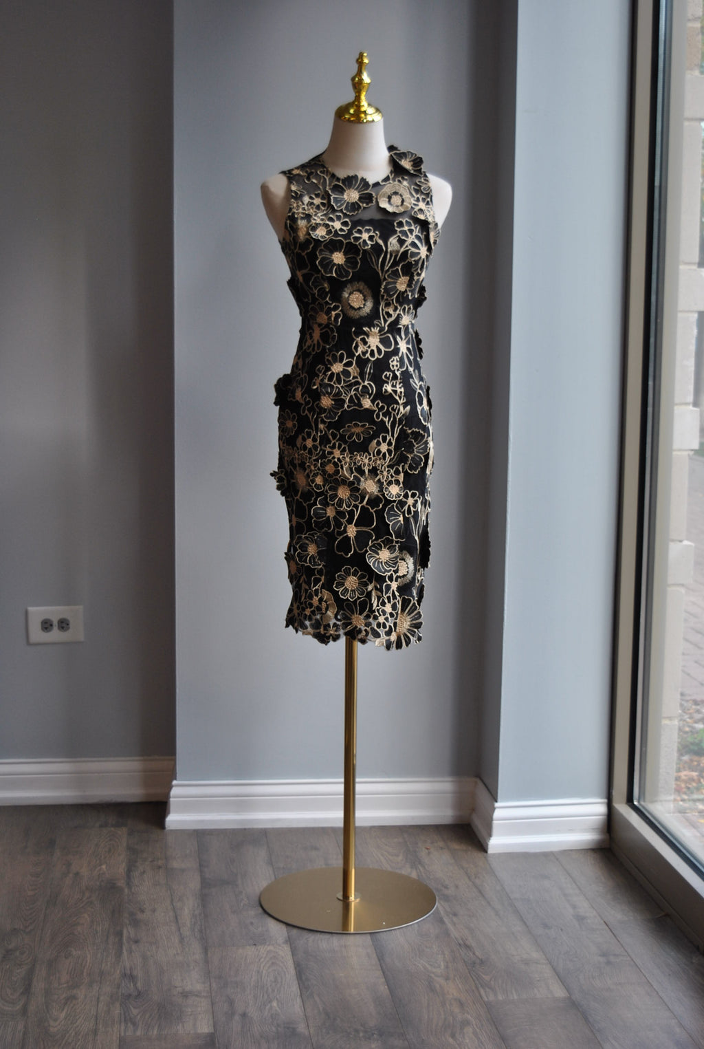 BLACK AND GOLD LACE COCKTAIL DRESS