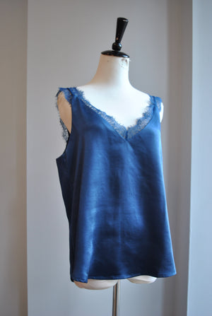 MIDNIGHT BLUE SILKY CAMI WITH LACE