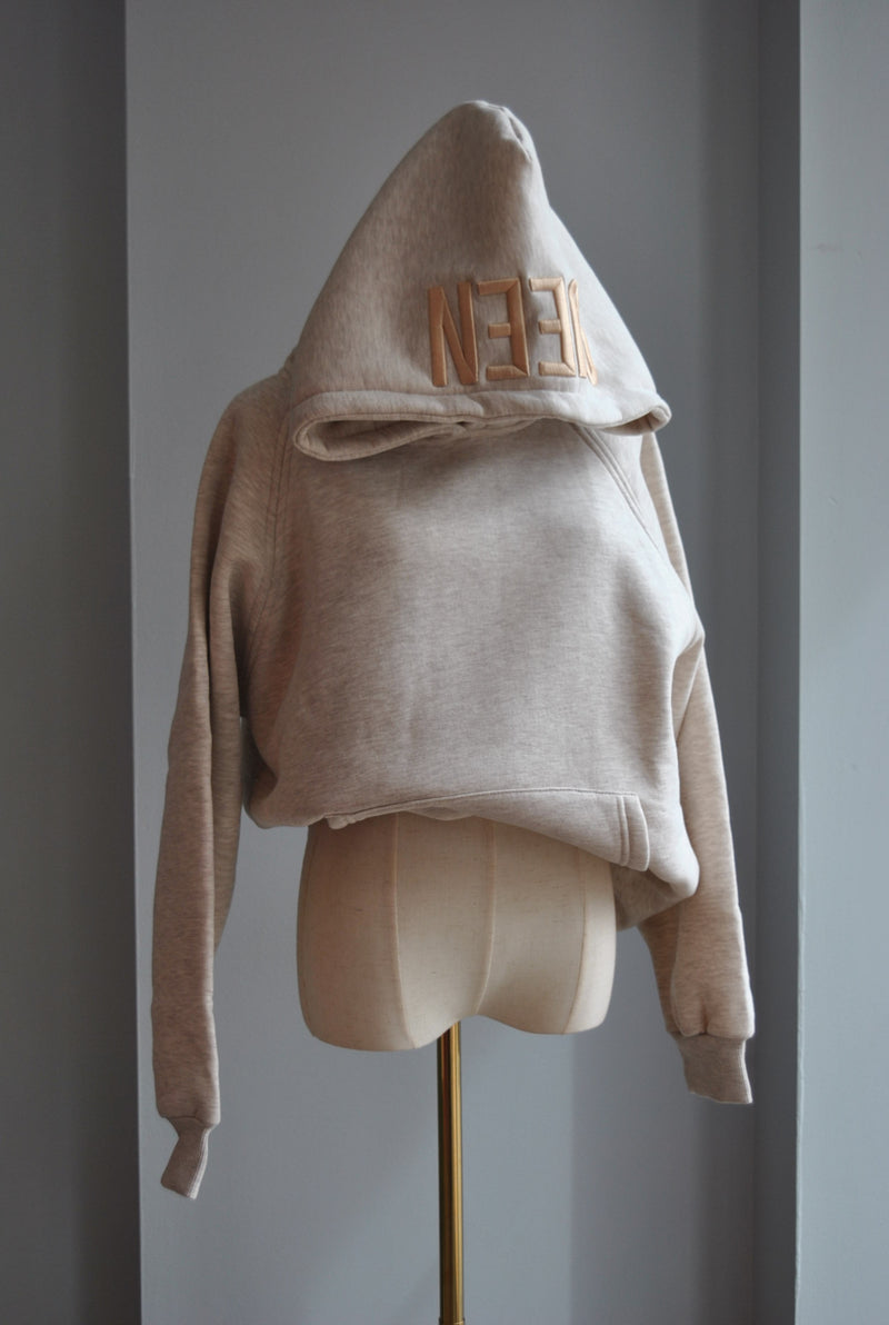 QUEEN SWEATSHIRT - OATMEAL