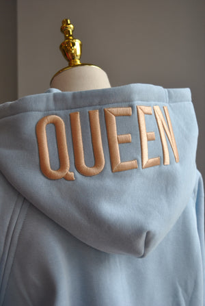 QUEEN SWEATSHIRT - BABY BLUE