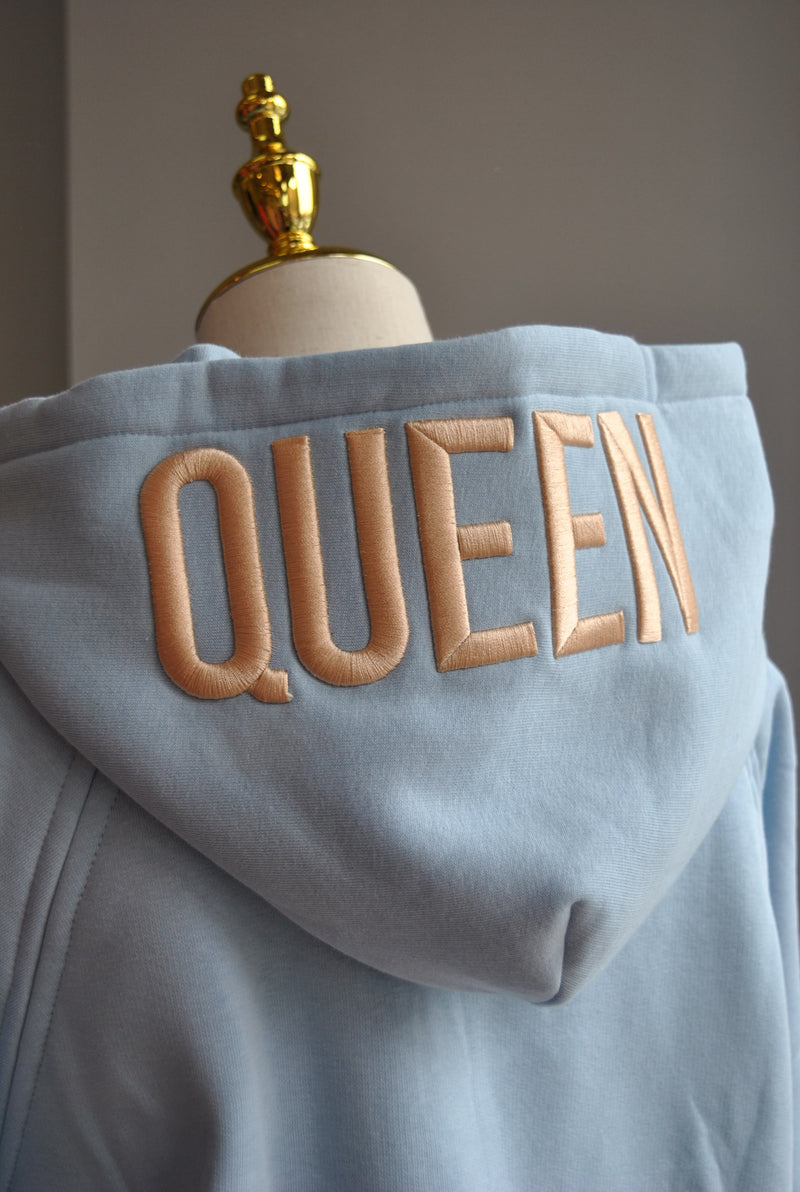 QUEEN SWEATSHIRT - BABY BLUE