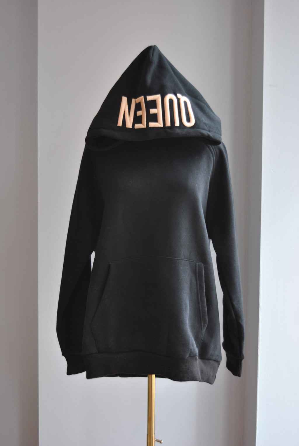 QUEEN SWEATSHIRT - BLACK