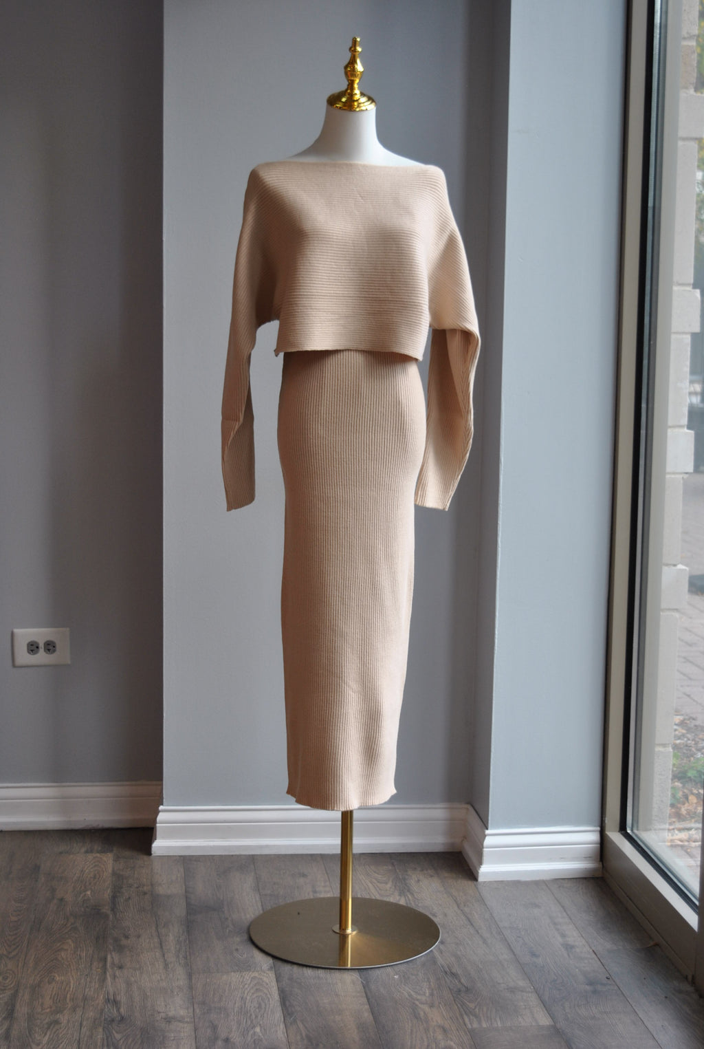 BEIGE SWEATER FALL SET