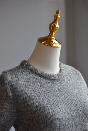 GREY SWEATER WITH SHORT SLEEVES AND CRYSTALS