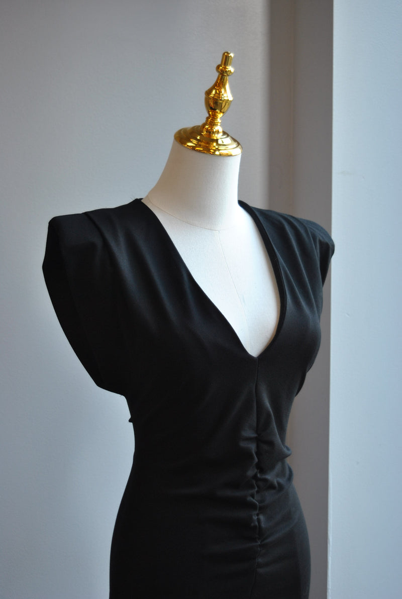 BLACK SIMPLE MIDI DRESS