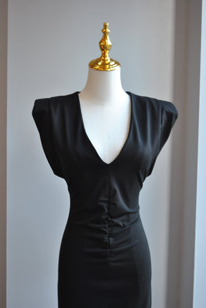 BLACK SIMPLE MIDI DRESS