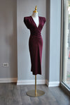 BURGUNDY MIDI DRESS WITH FRONT RUSHING
