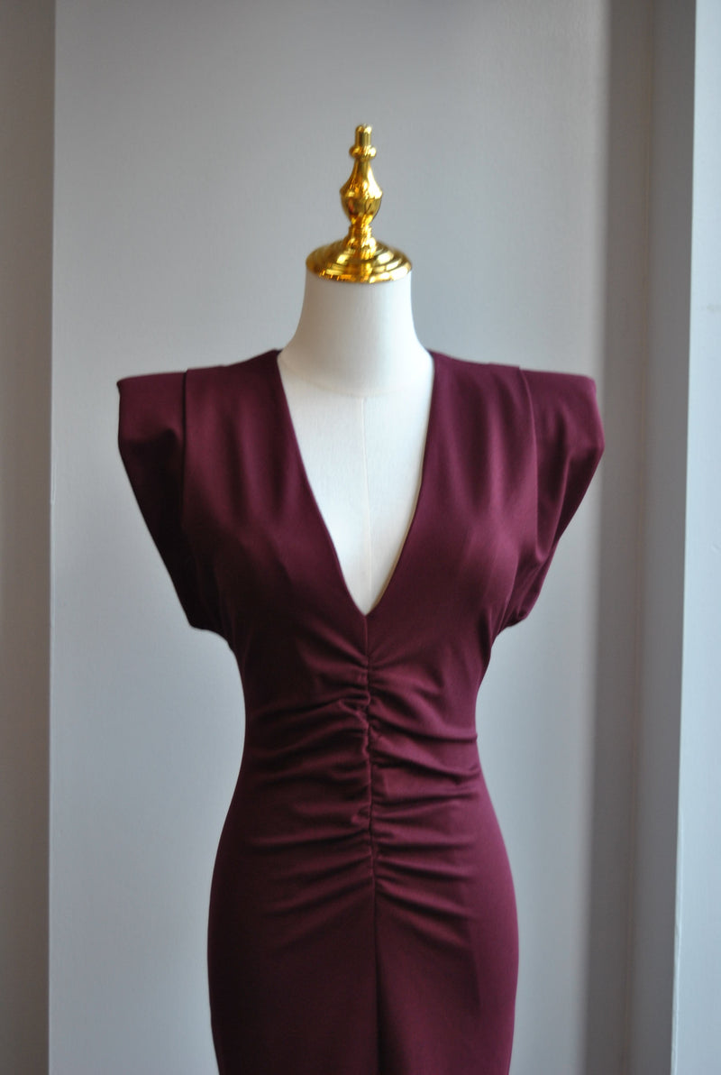 BURGUNDY MIDI DRESS WITH FRONT RUSHING