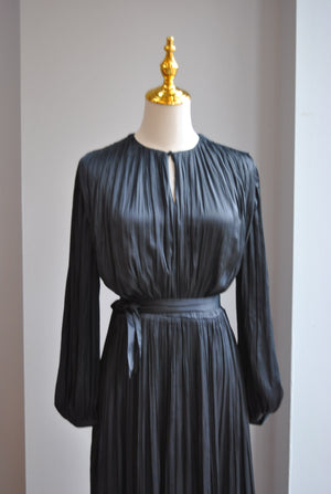 NAVY BLUE MIDI SILKY DRESS WITH A BELT