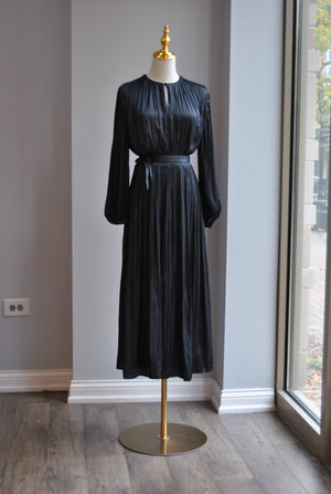NAVY BLUE MIDI SILKY DRESS WITH A BELT